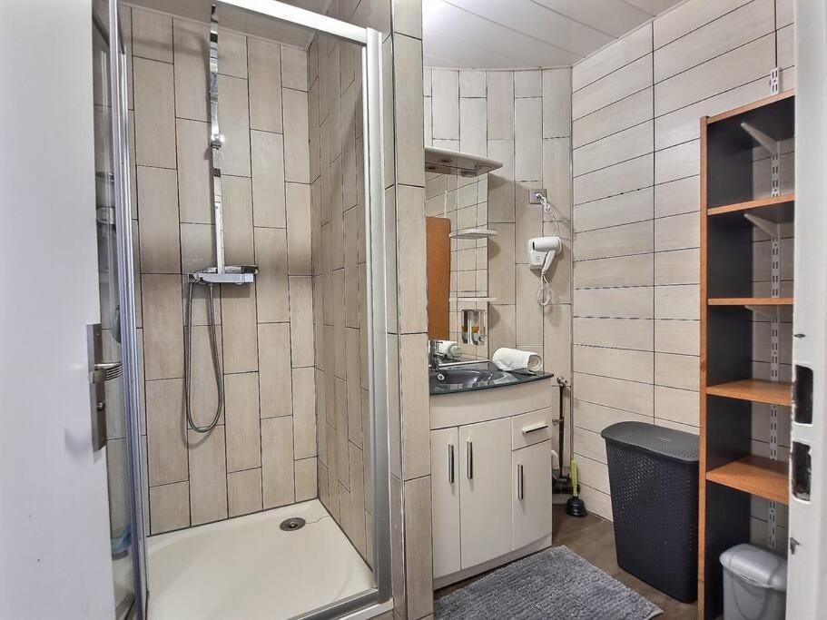 Le Cosy Wiener *Paris*Gare A 300 M*Disneyland* شو سور مارن المظهر الخارجي الصورة